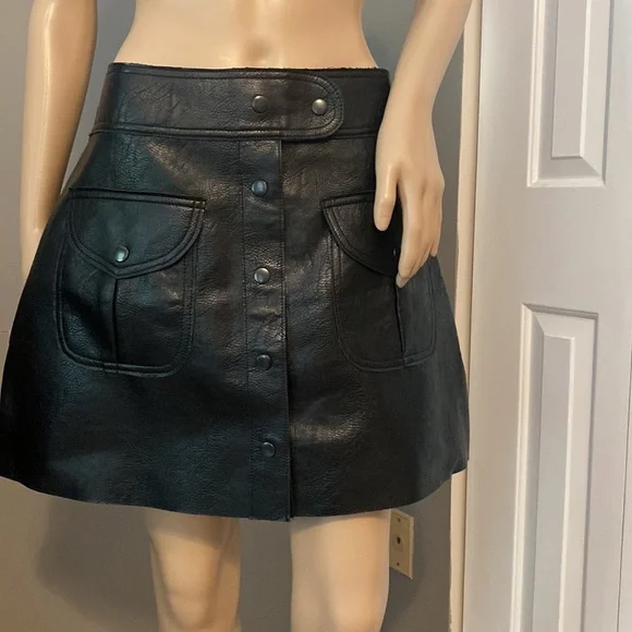 Beautiful black mini Zara women skirt - Picture 6 of 16